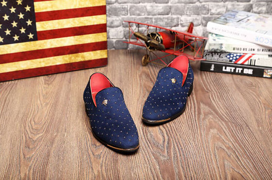 Slip On Men' s chaussures décontractées bleu / noir personnalisé avec rivets métalliques