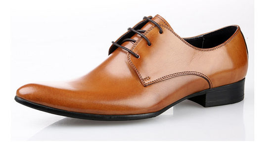 Des chaussures à talons pointus pour hommes, des chaussures de mariée, des chaussures à dentelle jaune, des chaussures Oxford faites à la main.