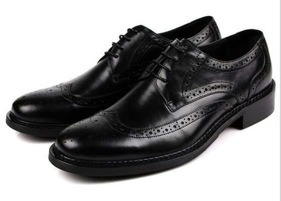 Des chaussures en cuir pour hommes, des chaussures faites à la main.