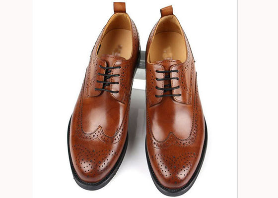 Des chaussures en cuir pour hommes, des chaussures faites à la main.