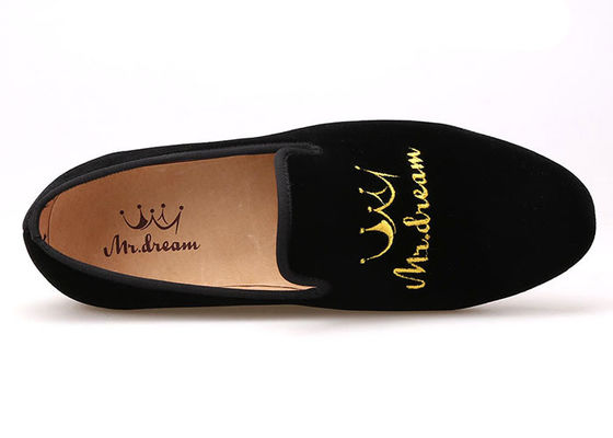 Chaussures pour hommes Chaussures pour hommes à velours Broderie OEM Chaussures décontractées plates pour la fête