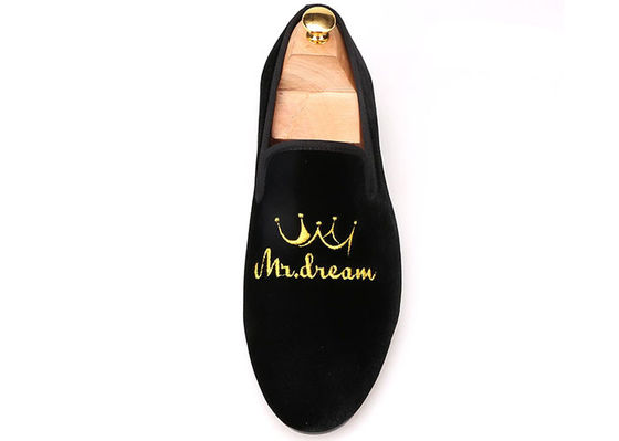 Chaussures pour hommes Chaussures pour hommes à velours Broderie OEM Chaussures décontractées plates pour la fête