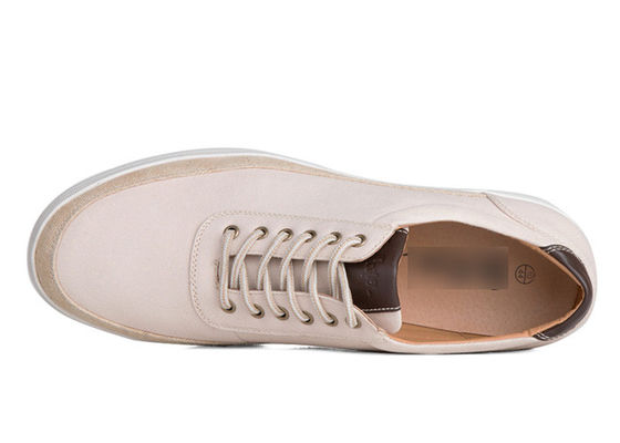 Des chaussures de course en cuir doux pour hommes, des chaussures de conduite en toile plate.