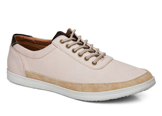 Des chaussures de course en cuir doux pour hommes, des chaussures de conduite en toile plate.