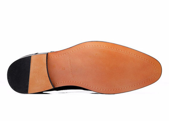 Des chaussures en cuir noir pour hommes, des chaussures d' homme.