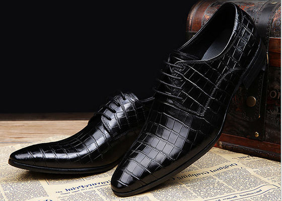 Design en relief Homme Patent en cuir chaussures de robe Noir dentelle chaussures de robe