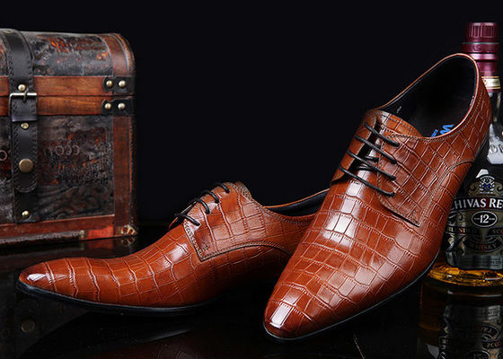 Design en relief Homme Patent en cuir chaussures de robe Noir dentelle chaussures de robe