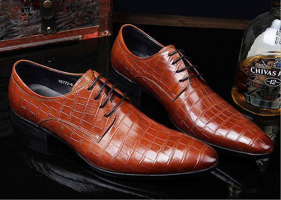 Design en relief Homme Patent en cuir chaussures de robe Noir dentelle chaussures de robe