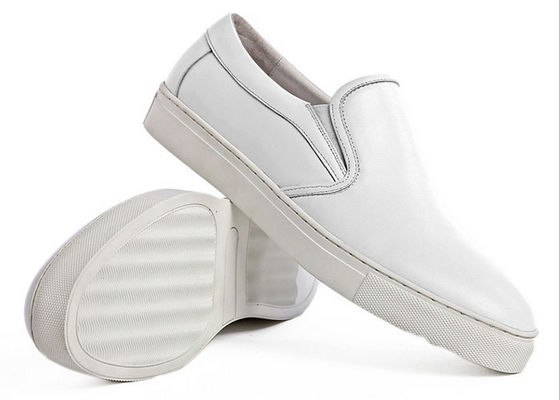 Des chaussures de course pour hommes en plein air, des baskets en cuir authentique.