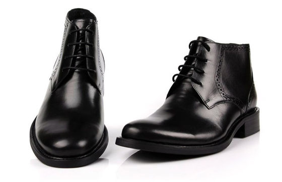 Boots à chevilles pour hommes en cuir à grain entier à orteils ronds en noir et marron