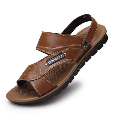 Des sandales en cuir pour homme, des sandales douces.