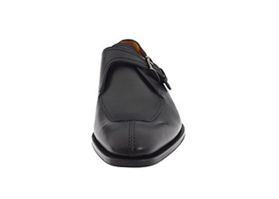 Des chaussures à bretelles de moine, des chaussures à bretelles de moine.