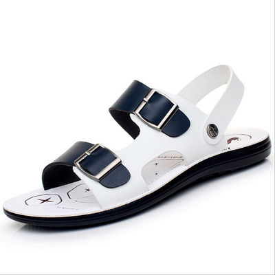 Des chaussures en cuir pour hommes, des chaussures de ski, des sandales en cuir authentique.