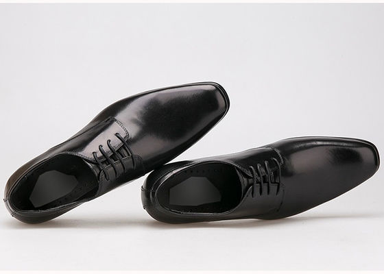 En cuir de vache, chaussures à talons plats, chaussures à talons doux, chaussures noires.