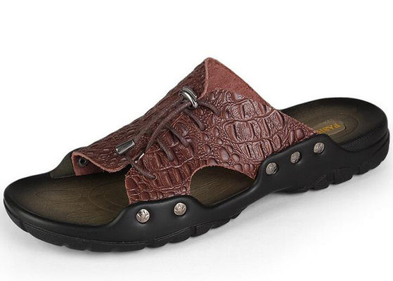 Chaussures de plage, chaussures en cuir.