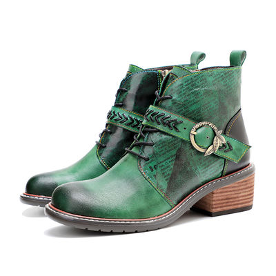 Bottes en cuir féminin à talons bas