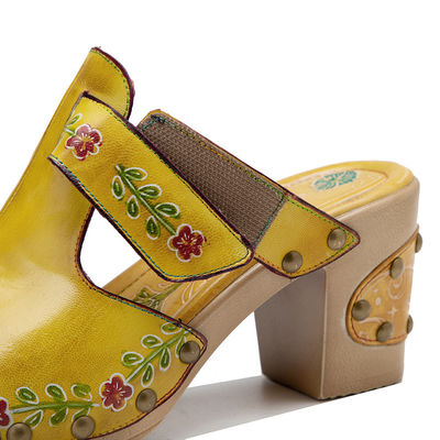 Sandals féminins de mode jaune T-Strap floral Clogs en cuir pour femmes Sandals
