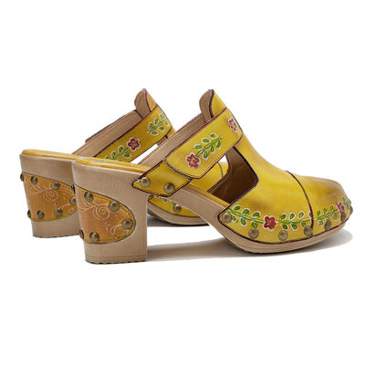 Sandals féminins de mode jaune T-Strap floral Clogs en cuir pour femmes Sandals