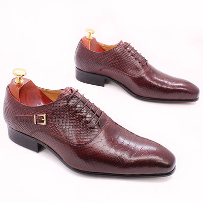 Chaussures en cuir pour hommes à talons bas chaussures pour hommes à orteils pointus chaussures avec faux motif de serpent