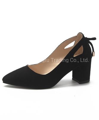 Des chaussures en cuir pour femmes noires, hauteur de talon de 3,5 pouces.