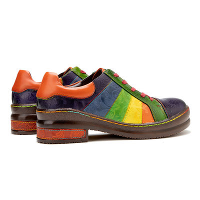 Chaussures de mode pour femmes en forme de robe personnalisées Les chaussures plates arc-en-ciel polies à la main
