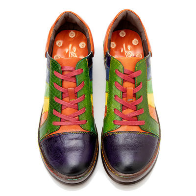 Chaussures de mode pour femmes en forme de robe personnalisées Les chaussures plates arc-en-ciel polies à la main