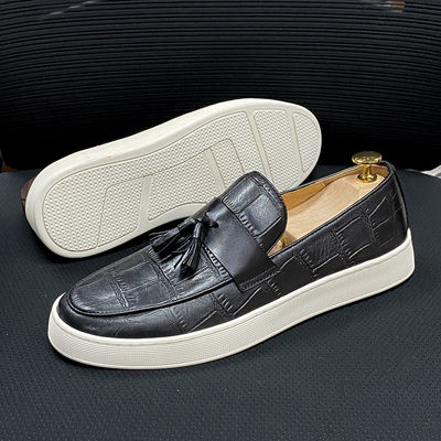 Chaussures à talons bas Hommes Slip On Tassel Hommes Noir / Brun Chaussures réelles en cuir décontractées