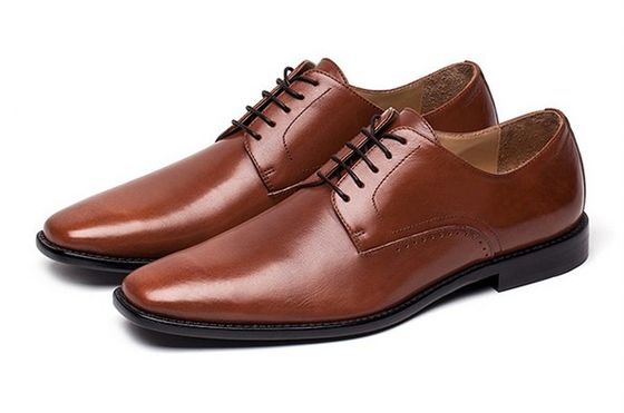 Chaussures de bureau à la main pour hommes en dentelle brune chaussures en cuir classique Goodyear