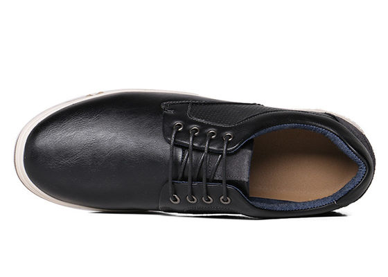 Des chaussures classiques, des chaussures de sport.