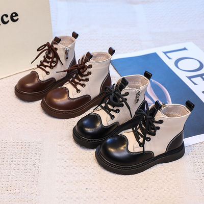 Des chaussures d'école en cuir pour garçons durables, à orteils ronds et lacets pour plus de confort