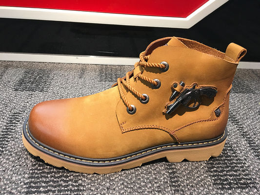 Des chaussures en cuir pour hommes pour moto, plates-formes, talons hauts, haut décalé, baskets.