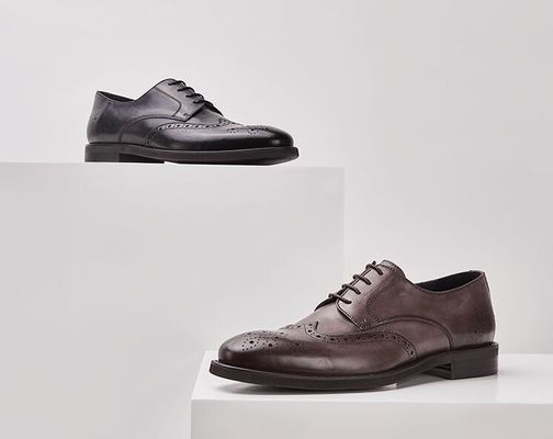Chaussures en cuir, couleur mixte, orteils carrés, chaussures de luxe pour hommes.