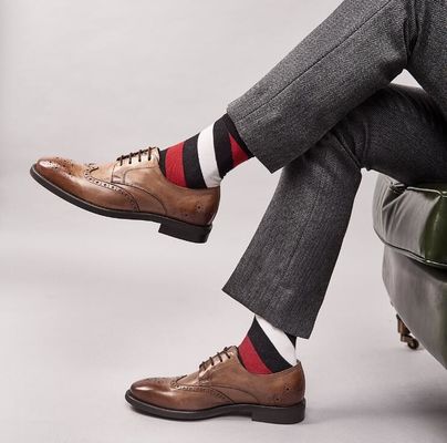 Chaussures en cuir, couleur mixte, orteils carrés, chaussures de luxe pour hommes.