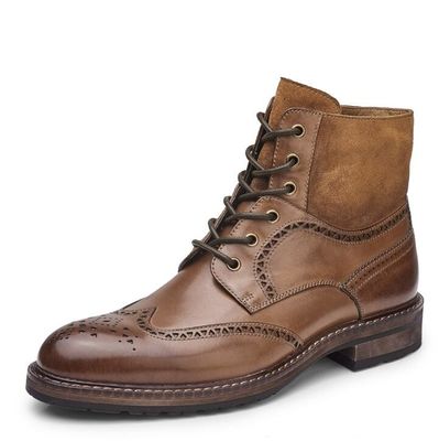Des chaussures à talons pointus, en cuir marron, en cuir, avec des lacets, des chaussures pour la fête.
