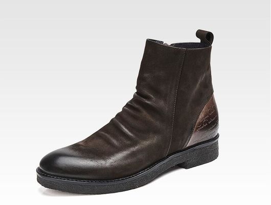 Des bottes en cuir, des bottes de Chelsea.