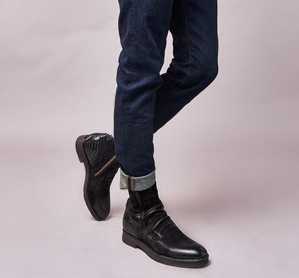 Des bottes en cuir, des bottes de Chelsea.