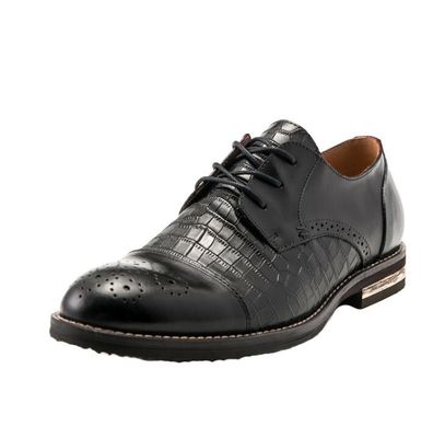 Des chaussures pour hommes en cuir à grain entier, des chaussures pour hommes à orteils pointus, des chaussures Oxford faites à la main