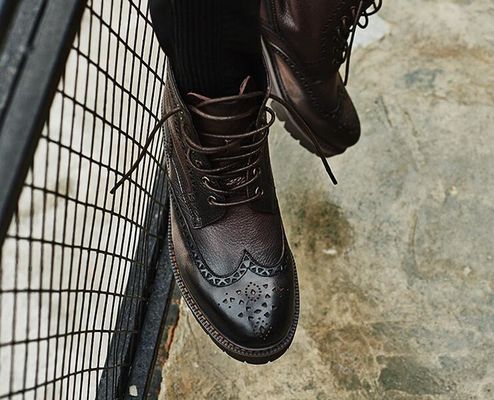 Bottes à talons pointues en cuir noir / brun pour homme