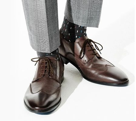 Anti-déroute Italie chaussures d' Oxford faites à la main, en cuir à grain entier, chaussures de sport pour hommes, marron.