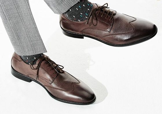 Anti-déroute Italie chaussures d' Oxford faites à la main, en cuir à grain entier, chaussures de sport pour hommes, marron.