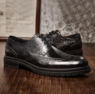 Chaussures de sport confortables en cuir pour hommes durables pour hommes en marron