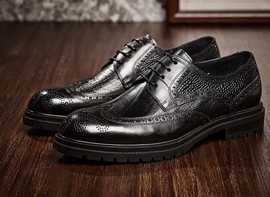 Chaussures de sport confortables en cuir pour hommes durables pour hommes en marron