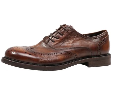 Des chaussures en cuir pour hommes, à orteils pointus, marron oxford, dentelle, chaussures de course.