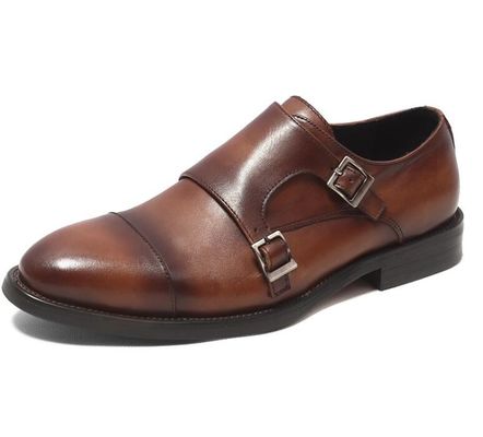 Des chaussures classiques pour hommes, des chaussures de mariage, des chaussures noires pour hommes.