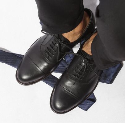 Chaussures en cuir authentique pour hommes avec un design confortable et pointu