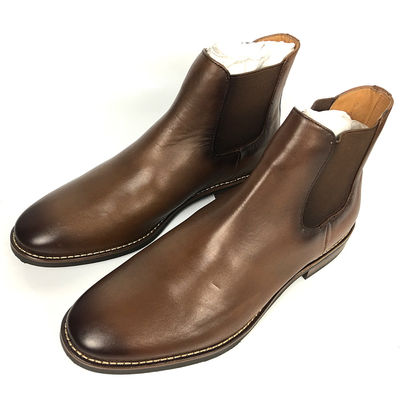 Des bottes de cow-boy pour hommes, des bottes d' hiver imperméables.