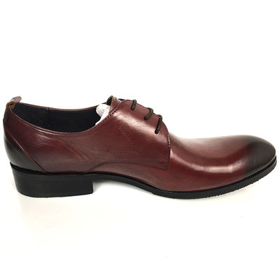 Chaussures à talons en cuir en crocodiles et sacs assortis Chaussures à talons en homme à semelles noires