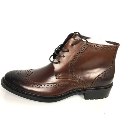 Des bottes en cuir pour hommes, des bottes de neige.