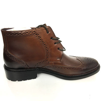 Des bottes en cuir pour hommes, des bottes de neige.