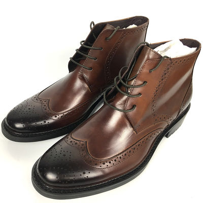 Des bottes en cuir pour hommes, des bottes de neige.